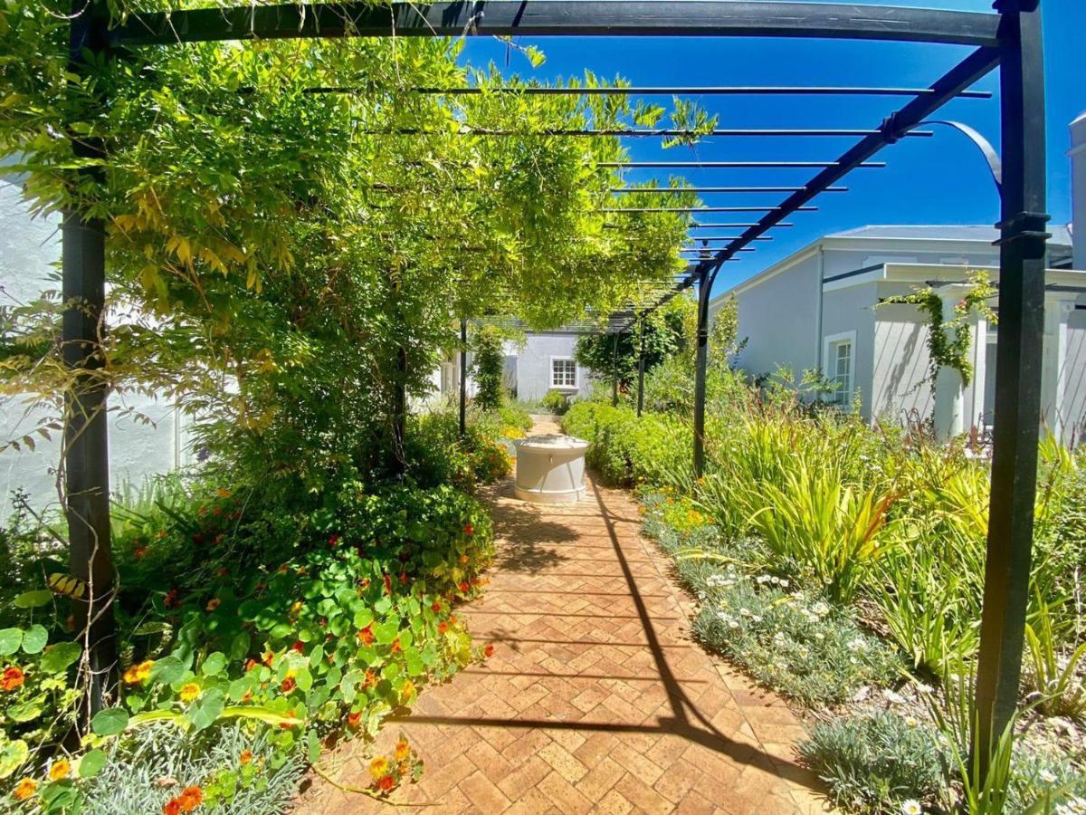 Banhoek Corner Guesthouse ステレンボッシュ エクステリア 写真